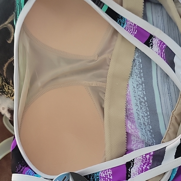 Swimsuit top - Picture 5 of 6